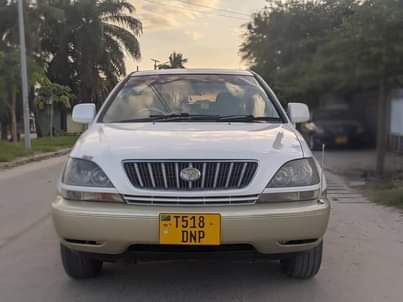 A picture of TOYOTA HARRIER BEI .........13.9M 0789200764