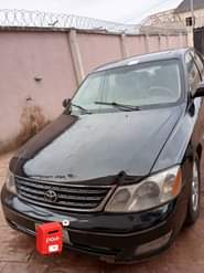 A picture of 04 Toyota Avalon Dashboard Neat in and out Good engine