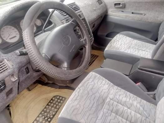 A picture of 2002 2003 TOYOTA IPSUM FOR SALE Pure first body 3