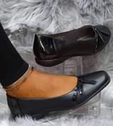 A picture of School shoes
