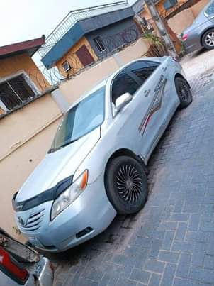A picture of 2007 Toyota Camry in very good condition sound engine with