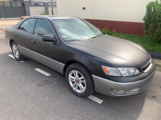 A picture of Lexus Ex 300 1997