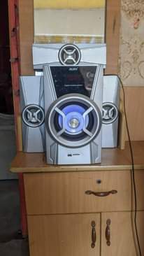 A picture of House hold items