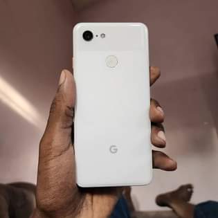 A picture of Google PixeL 3 Plain 128Gb 4Ram Android Version 13 Camera