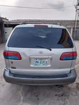 A picture of Toyota Sienna 2002 model For sale for just 1 950