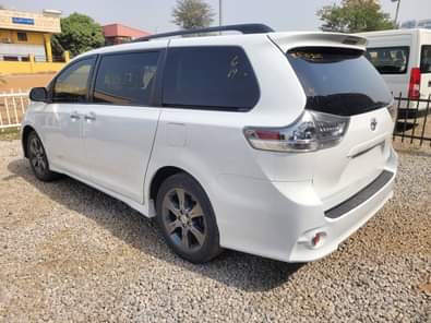 A picture of 2016 Toyota Sienna foreign price 15 7m Location Abuja 08160229978
