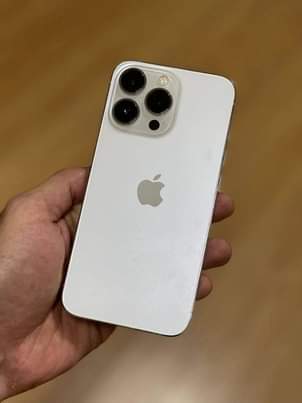 A picture of IPhone 13 pro
