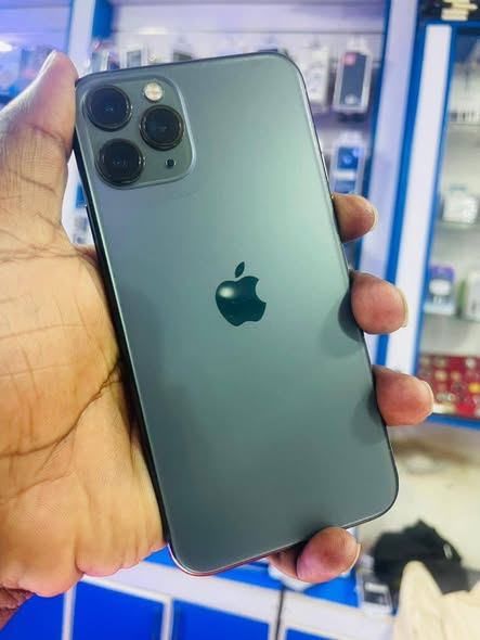 A picture of IPHONE 11 Pro USES WI FI ONLY AT ONLY 420