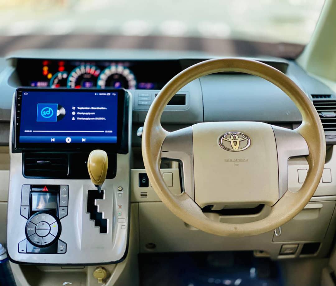 A picture of  TOYOTA NOAH Si ENGINE 3ZR COLOUR BLUE Cc 1980