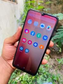 A picture of Samsung a04e