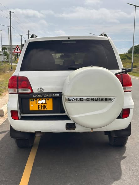 A picture of 2009 LANDCRUISER GX V8 FOR SALE