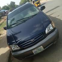 A picture of My Toyota sienna 2003 will sell at 1 650m abuja