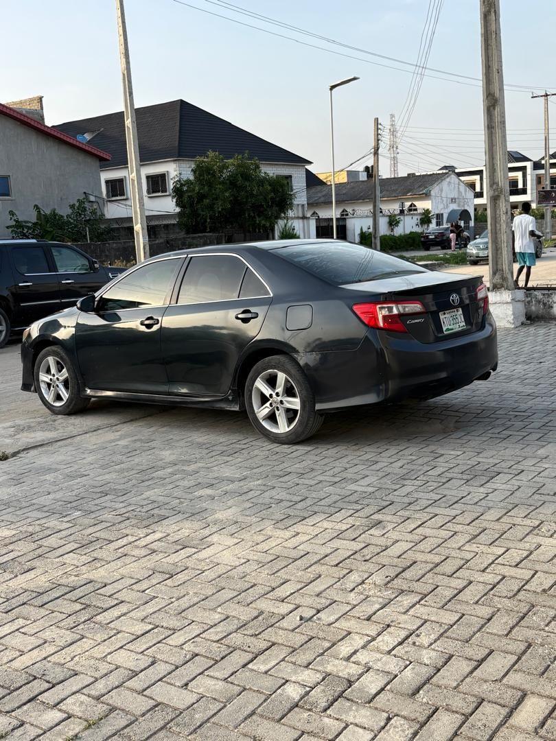 A picture of Toyota Camry 2013 distress