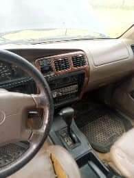 A picture of Toyota 4 Runner 2000 Sound engine and gear 2 3m