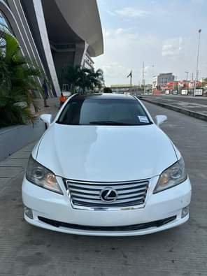 A picture of Clean well maintained A year barely Used 2011 Lexus Es350