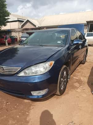 A picture of Toyota Camry 4plugs