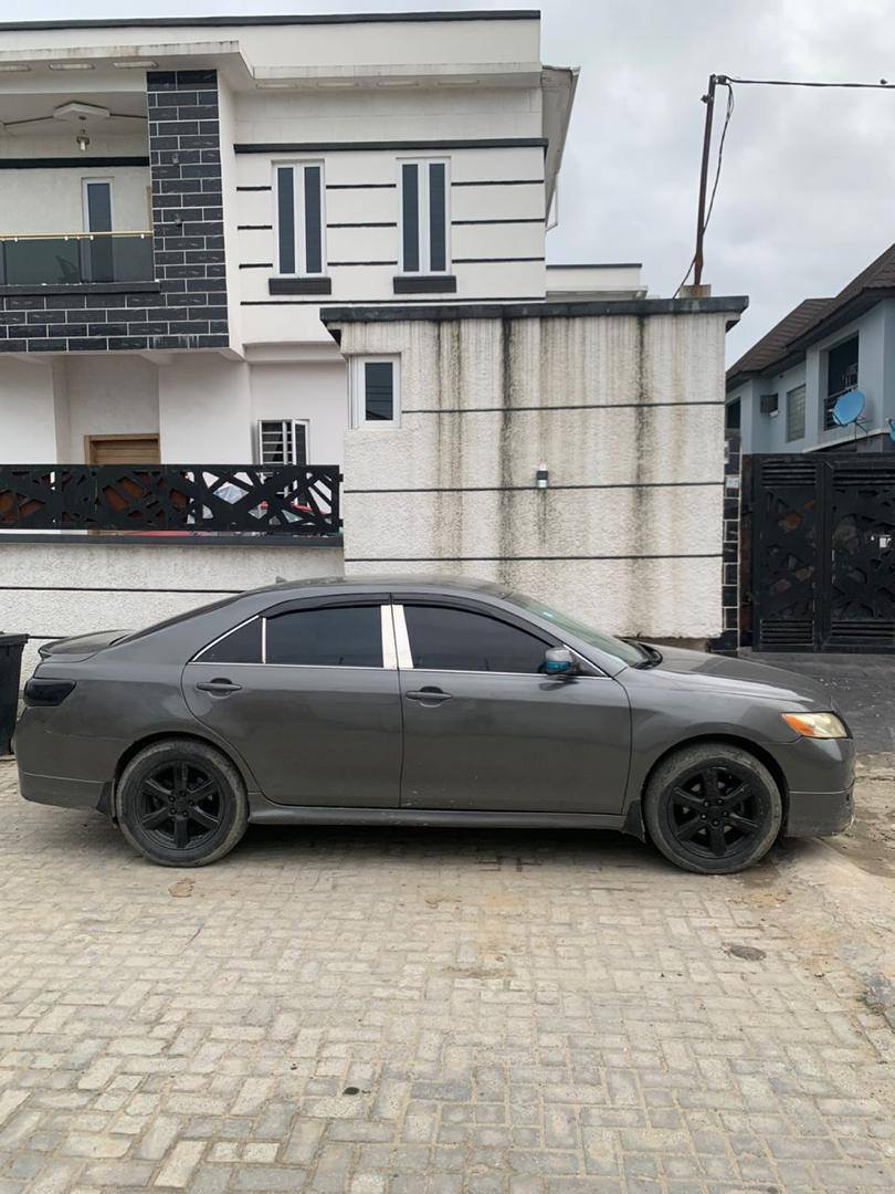 A picture of TOYOTA CAMRY 2008
