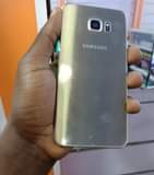 A picture of Samsung galaxy S6 edge plus