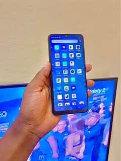 A picture of infinix hot 12i