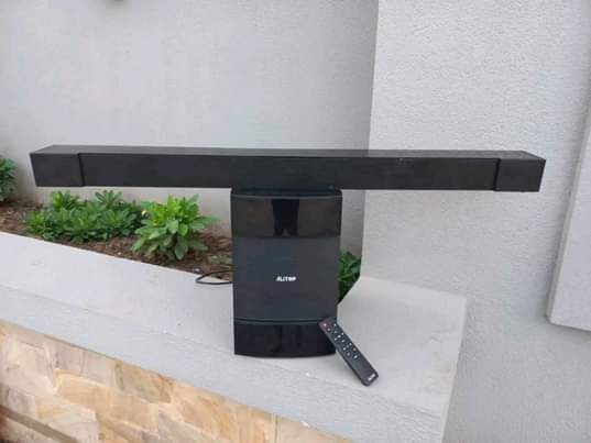 A picture of sound bar altop