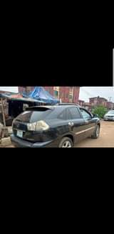 A picture of Lexus RX330