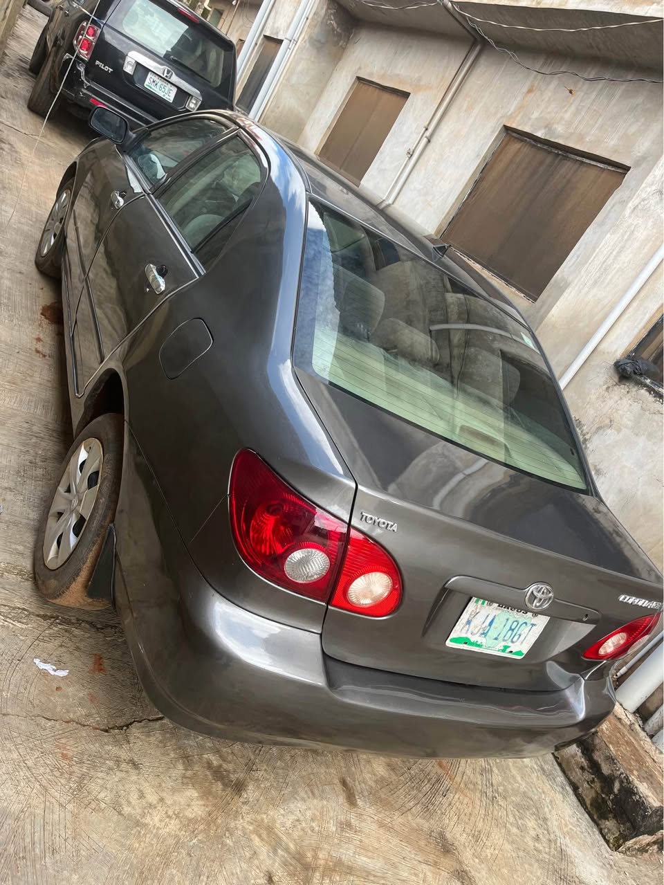 A picture of Toyota Corolla 2006 flash on first body