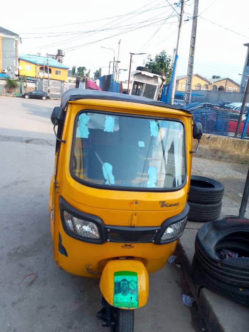 A picture of Awoof deal Few months driven Owner needs money now now