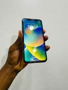 A picture of Iphone x UK used At cheap price Storage 64gb Call