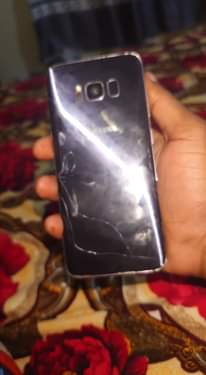 A picture of mapema samsng s8 pln gb64 creck azina mazala 110k no