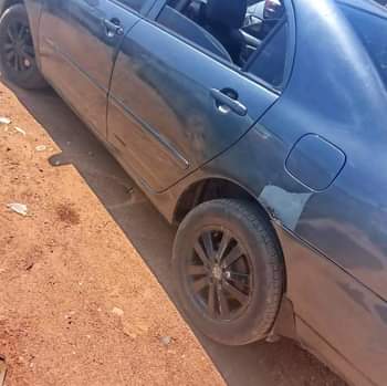A picture of Toyota Corolla 04