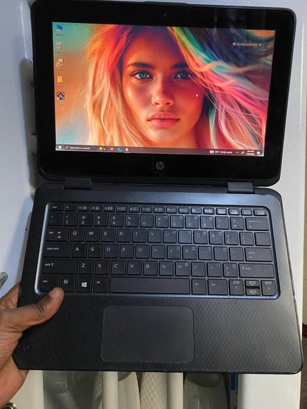 A picture of Hp for sale touchscreen 0657606175