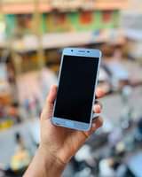 A picture of Samsung J7 star