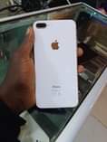 A picture of IPhone 8 plus 64 gb Exchange possible I cloud free