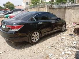 A picture of 2010 Honda accord 4 plugs