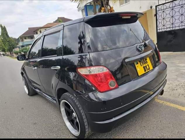 A picture of Toyota IST Gari mpya