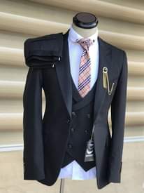 A picture of SUIT 180 000 SHATI 30 000 CHAIN 10 000 BALL