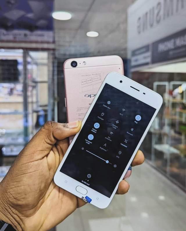 A picture of OPPO A57 GB 128