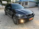 A picture of BMW x6