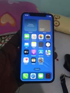 A picture of Iphone 11pro 64gb battery uso upo