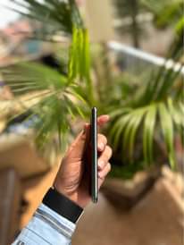 A picture of iPhone 11 Pro 100 no msg