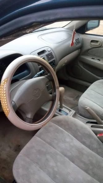 A picture of 2000 Toyota Corolla
