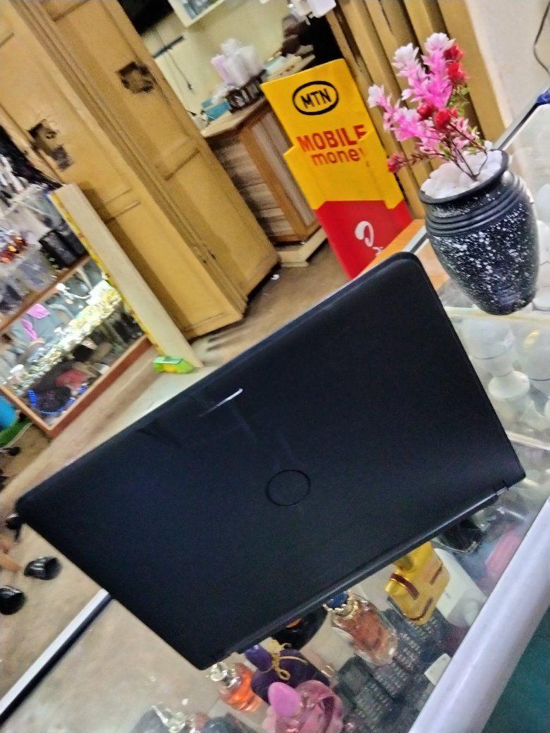 A picture of Dell laptop