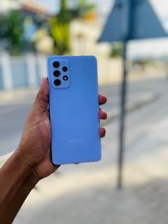 A picture of SAMSUNG A52