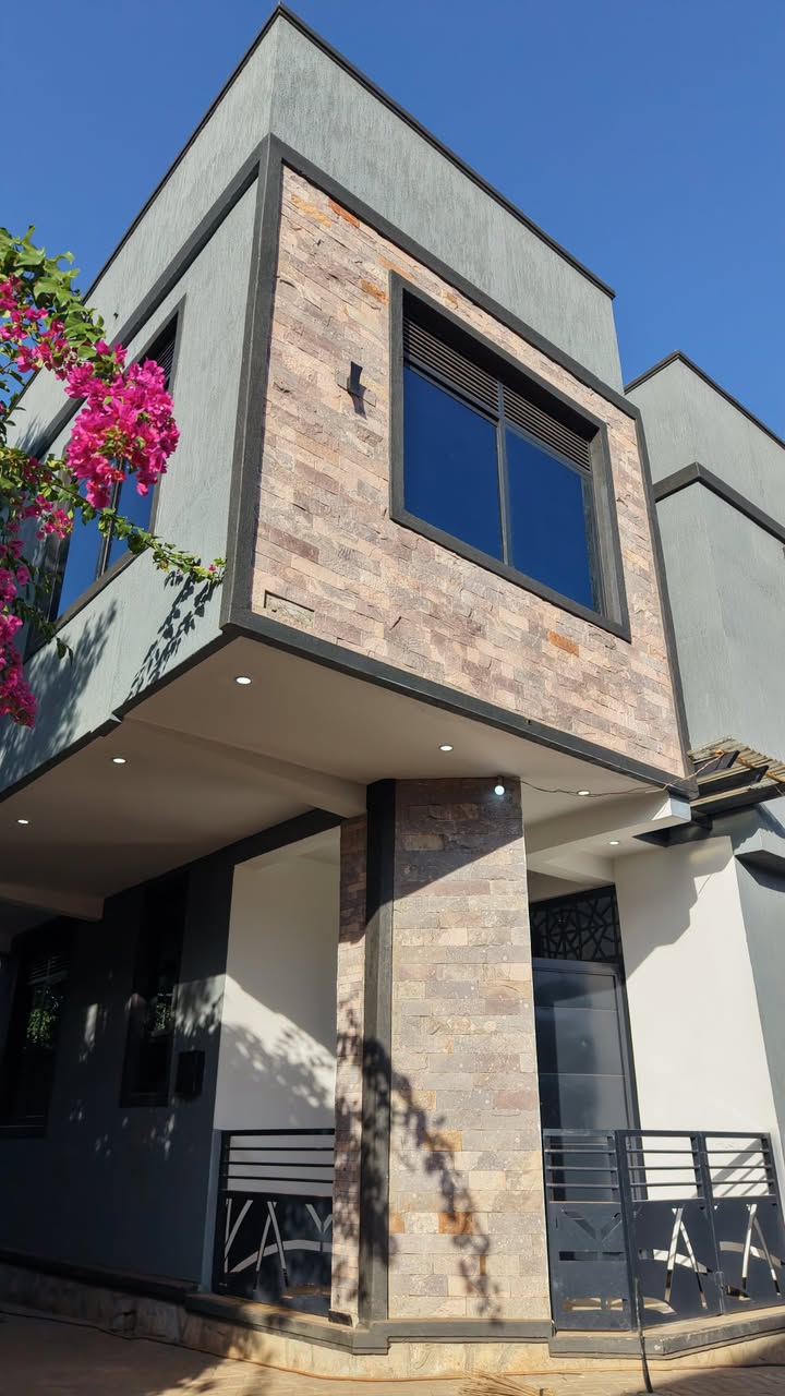 A picture of 3 beds 3 bath Townhouse