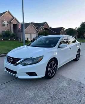 A picture of 2017 Nissan maxima Price 3200 Down payment 500 Clean title