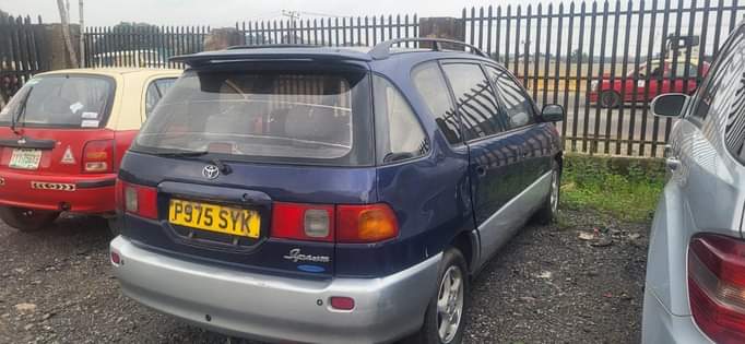A picture of Toyota Picnic