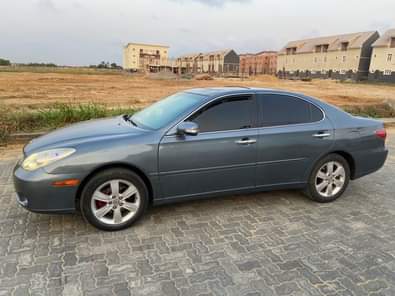 A picture of This is pristine clean lexus Es330 2005 model first owner