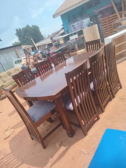 A picture of Modern dining table