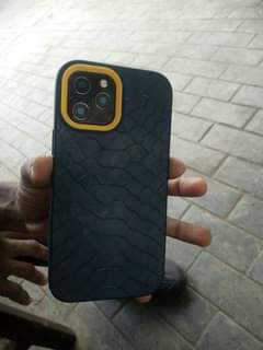 A picture of Iphone 12pro max Android version