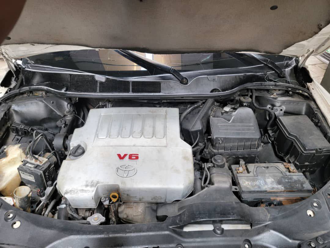 A picture of Toyota VENZA 2010 used by UK Man Reg V6 engine
